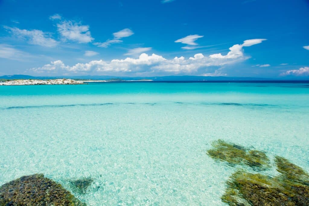 foto de la hermosa vista de la naturaleza en el mar y la isla en Grecia